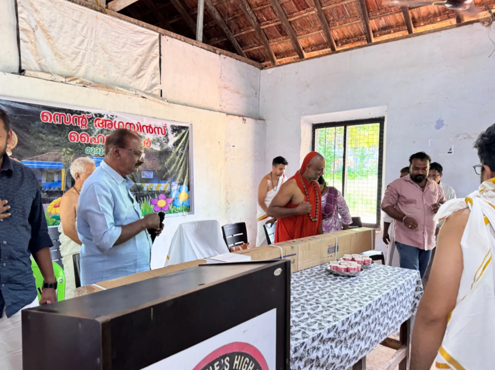 Sri Yogi Guruji on pilgrimage in Kerala